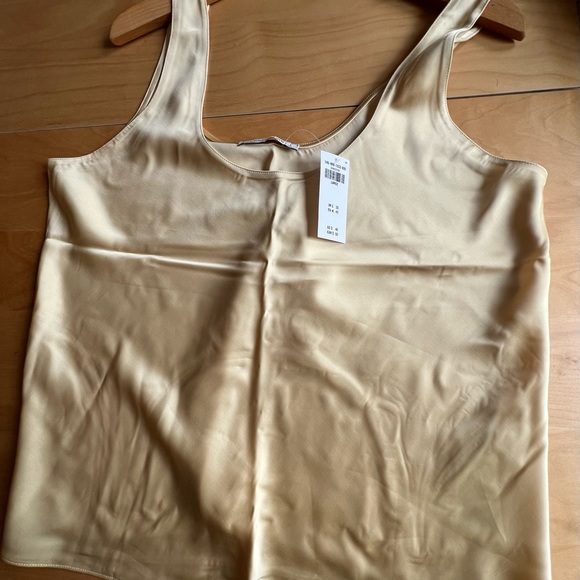 Abercrombie & Fitch Satin Scoopneck Cami in yellow BNWT - Picture 2 of 3